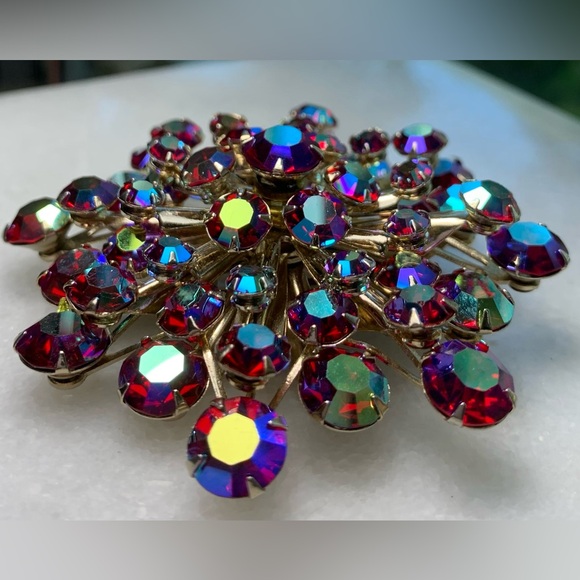 Jewelry - Vintage Aurora Borealis Rhinestone Starburst Brooch 2.5”